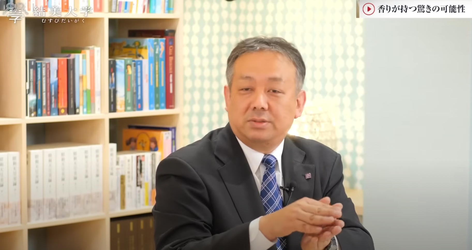 インタビューに答える梅薫堂の吉井崇行氏