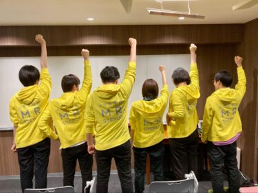 塾の新しいステップアップパーカーが完成しました。